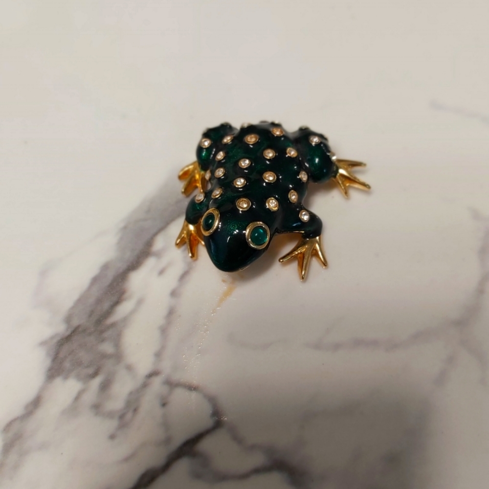 Brooch